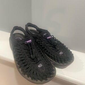Women's Keen Uneek Black and Purple Sandals Size 8